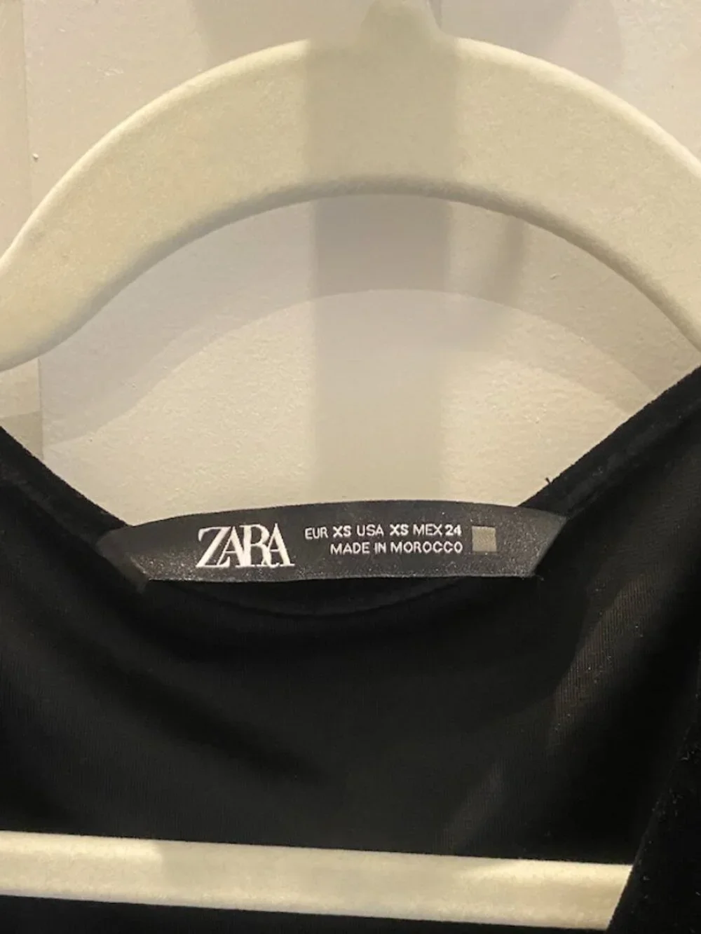 ZARA Velvet black cropped top - Picture 2 of 3